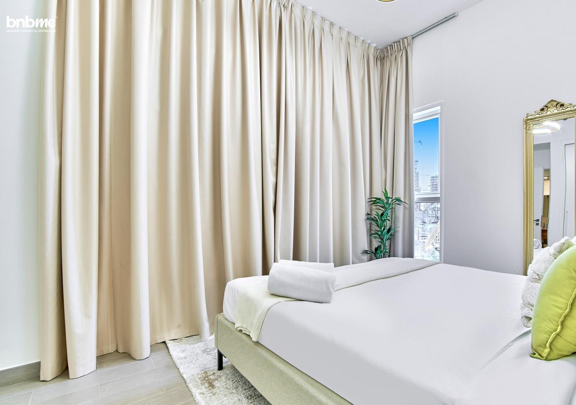 Bnbmehomes - Golfville Apartment Dubai