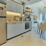 Bnbmehomes - Golfville
